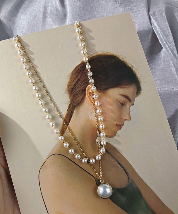 Elegant Geometric Pearl Necklace