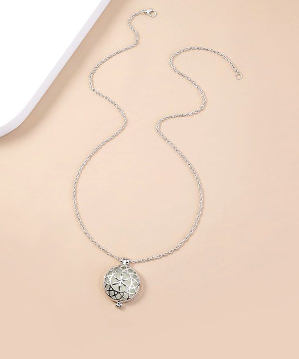 Hollow Pattern Luminous Pendant Necklace