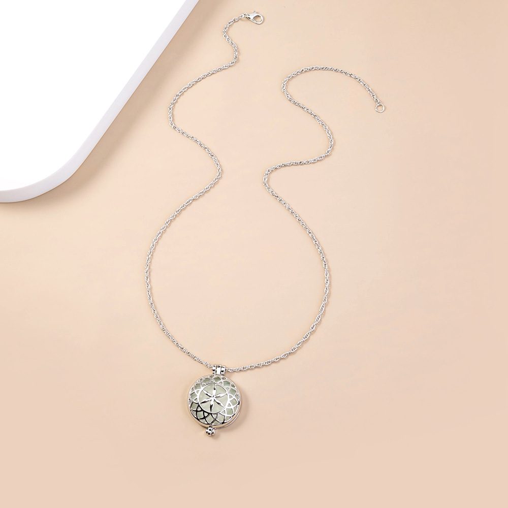 Hollow Pattern Luminous Pendant Necklace