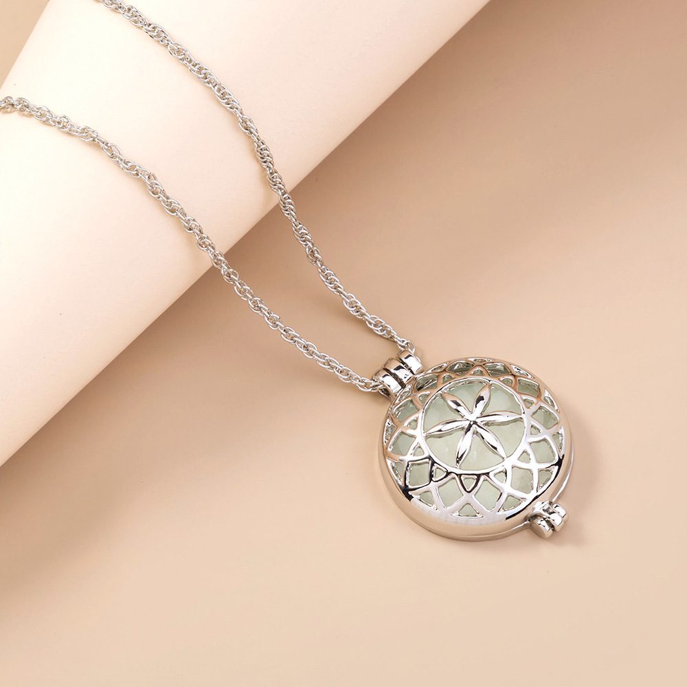 Hollow Pattern Luminous Pendant Necklace