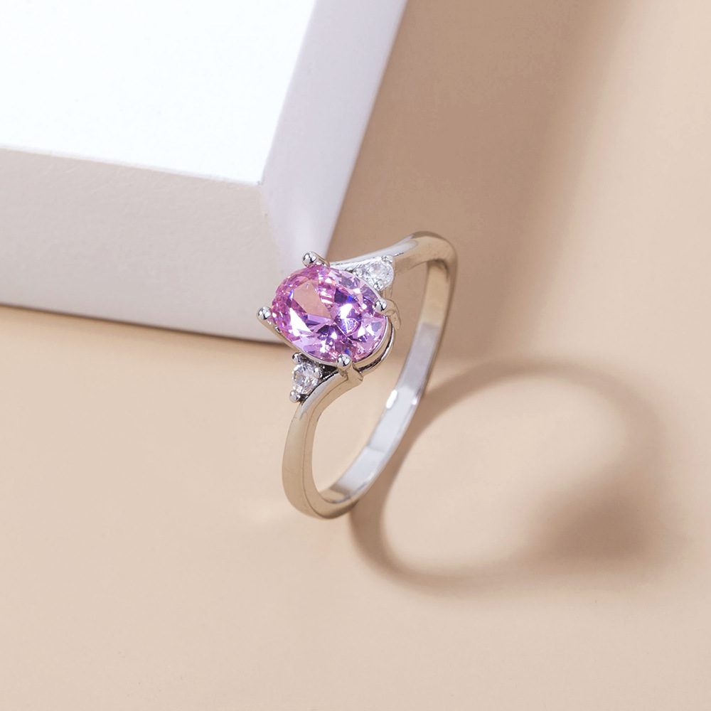 Luxurious Pink Gem Female Ring Luxurious Pink Gem Female Ring