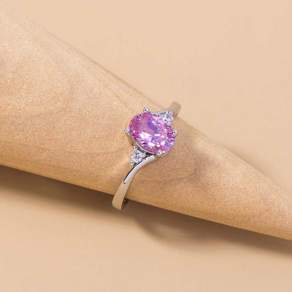 Luxurious Pink Gem Female Ring Luxurious Pink Gem Female Ring